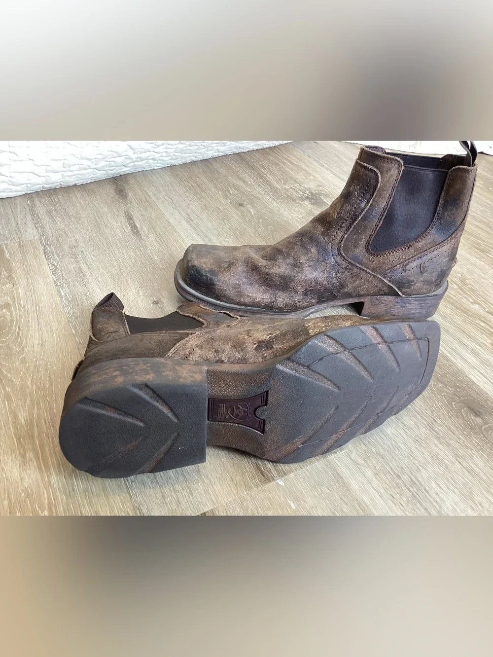 Ariat Mens 11.5 Distressed Leather Chelsea Boots Western Ranch Cowboy